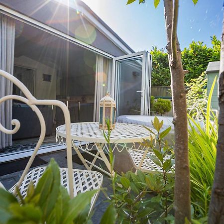 Hideaway Cabin For Two On Edge Of New Forest Hinton  Eksteriør billede